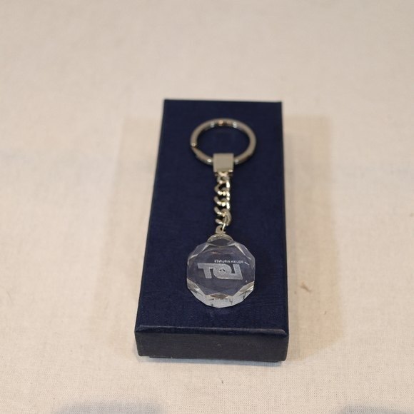 Polish Airlines Airplane Key Chain 4″ Collectible Memorabilia New in Box - Picture 5 of 5